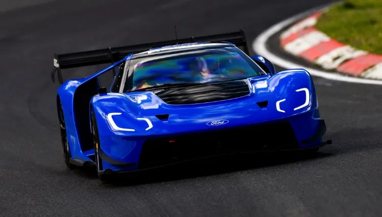 纽北最快燃油车,在电动时代炸出惊雷