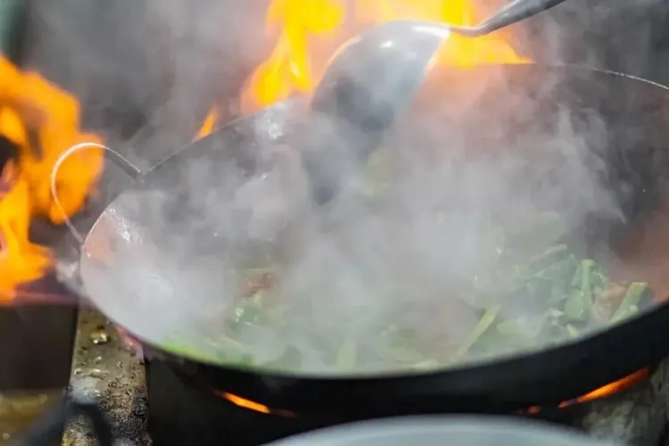 为什么等油冒烟再炒菜,好油就变成了坏油?