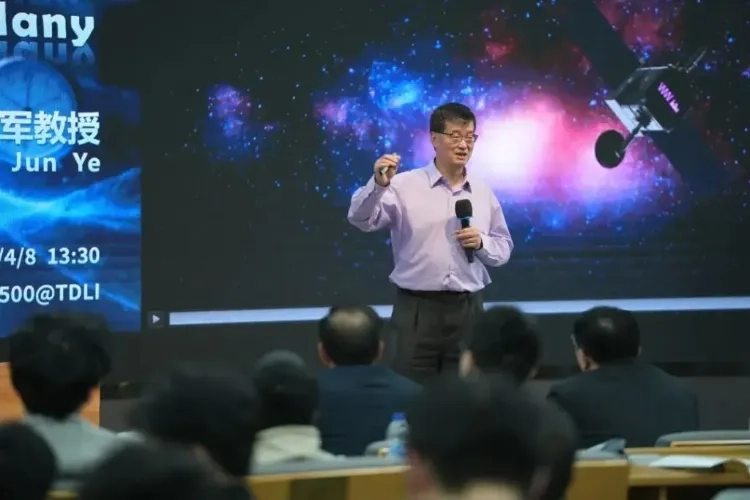 把原子冻到逼近绝对零度,做出来的钟走完138亿年误差不到一秒